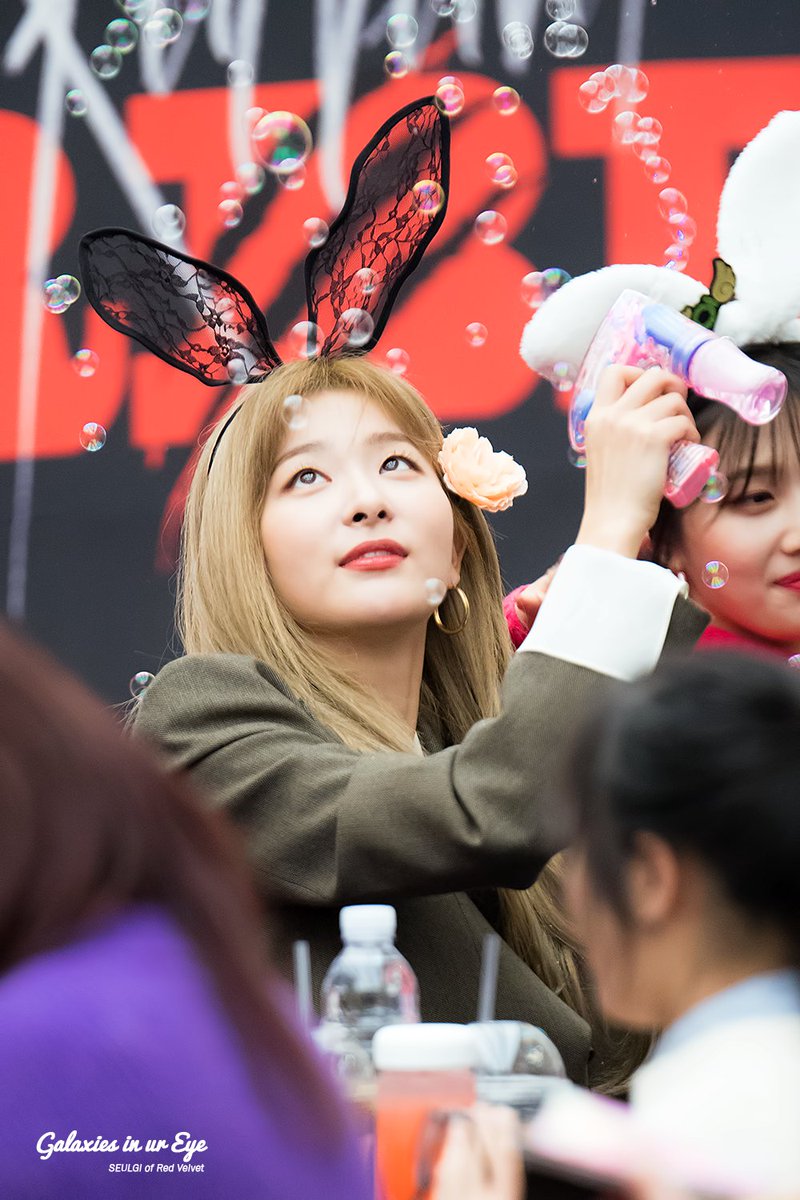 galaxiesinureye's tweet photo. 181203 코엑스 스타필드 팬사인회 슬기

#레드벨벳 #RedVelvet 
#슬기 #강슬기 #SEULGI

https://t.co/tWnm268V7y
https://t.co/41EFs4GWCD
https://t.co/idQM4F1OjF
https://t.co/O3JWGKSuOq https://t.co/K7FOdwrGk9