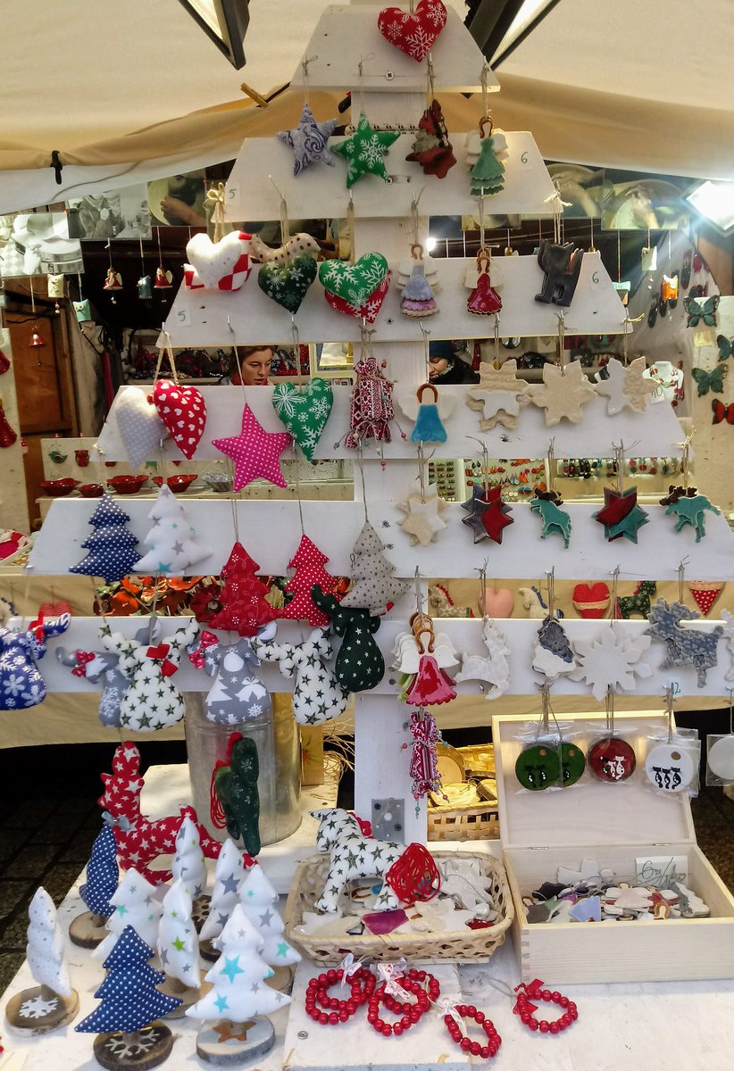 grazia279's tweet photo. Już czuję magię świąt 😁🎄😁🎄
#Kraków #KiermaszŚwiąteczny #ChristmasFreak 🎅🎁🎅🎁 https://t.co/tpj9YX8dop