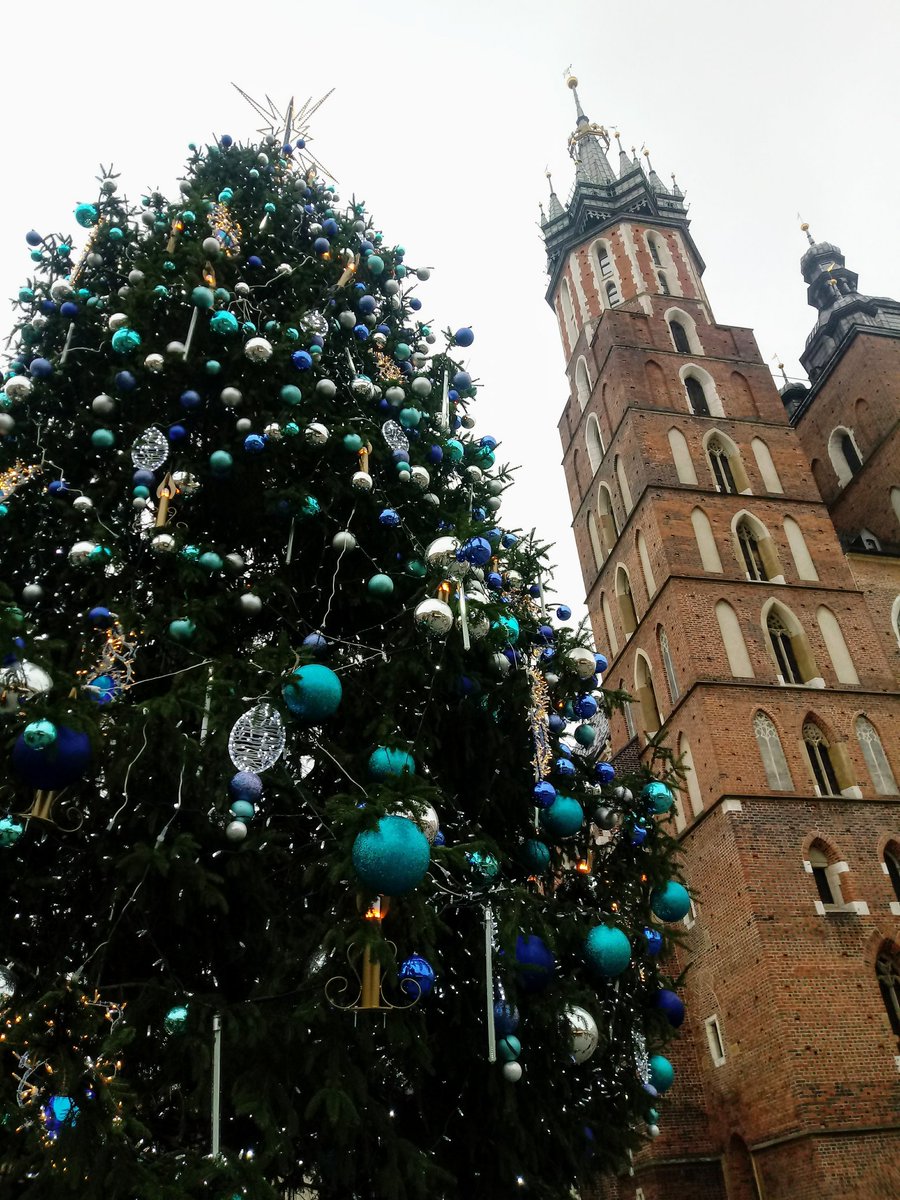 grazia279's tweet photo. Już czuję magię świąt 😁🎄😁🎄
#Kraków #KiermaszŚwiąteczny #ChristmasFreak 🎅🎁🎅🎁 https://t.co/tpj9YX8dop