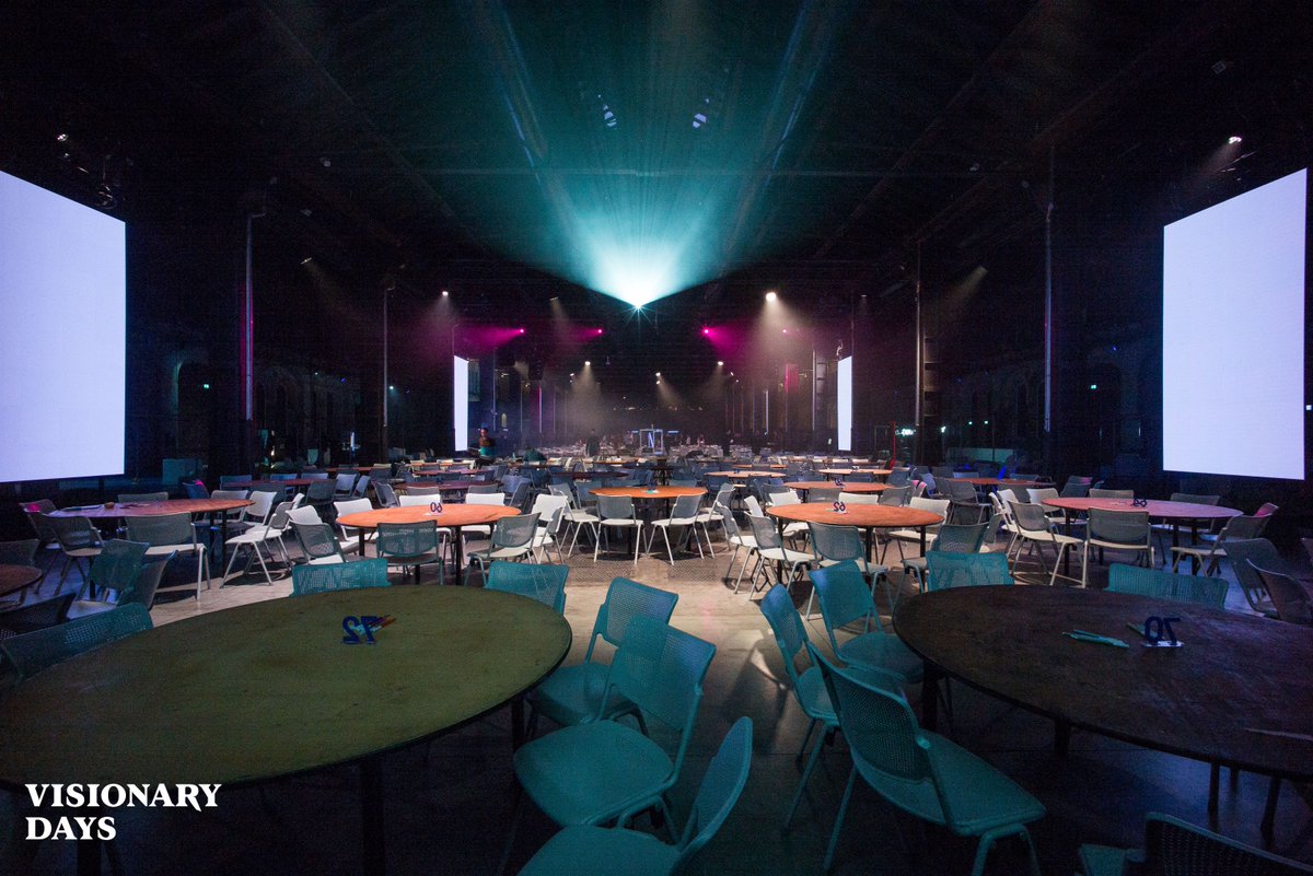 Avevamo bisogno di uno spazio in cui l'energia di 800 Visioni fosse tangibile.

Un luogo per favorire la contaminazione di Idee, che potesse stupire senza condizionare.

#VisionaryDays