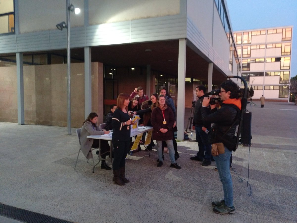 ForaCatBorbo's tweet photo. 📢ÚLTIMES DADES PARTICIPACIÓ
⌚19:00
📌#UB 6.505📨
📌#UPF 2.112 📨
Total 8.627📨
Pots votar fins 20h
#UB
📍Fac. Dret
📍Fac. Econòmiques
📍Fac. Física i Química
📍Fac. Geografia e Història
📍Fac.Filologia
#UPF
📍Ed. Jaume I
📍Ed. Roger Llúria
#ReferendumUB
#ReferendumUPF https://t.co/0VY8xI9sV4