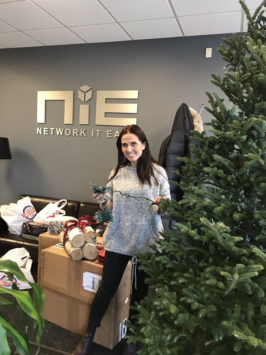 It’s beginning to look a lot like Christmas at NIE!🎄