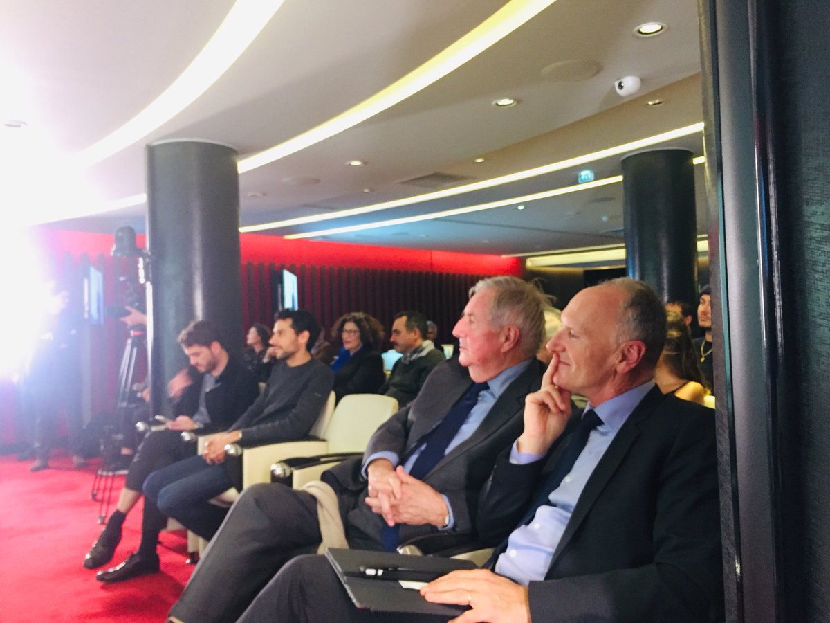 urw_group's tweet photo. Les #MardisArchi commencent maintenant dans l’auditorium d’@urw_group ! Suivez notre live tweet #staytuned https://t.co/Kl96oKN2rR