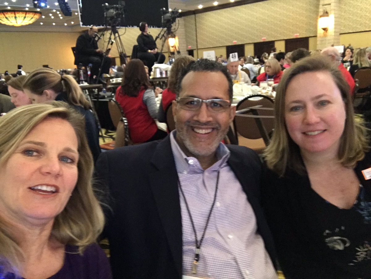 Happy to be with my What Matters Now Network partners to keep collaborating over lunch! #Learnfwd18 <a href="/EFoster11/">Elizabeth Foster</a> <a href="/SegunEu/">Segun Eubanks</a>