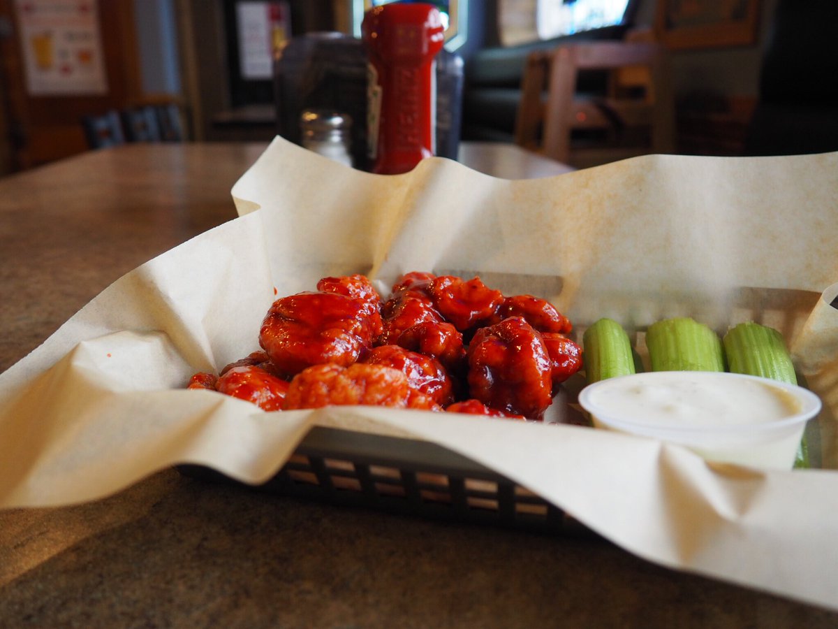 Ho Ho Ho! Nothing says “Holidays“ like cranberry! Try our limited time Wing of the Month: Cranberry Reaper! They have some sweet heat! #yummy #wings