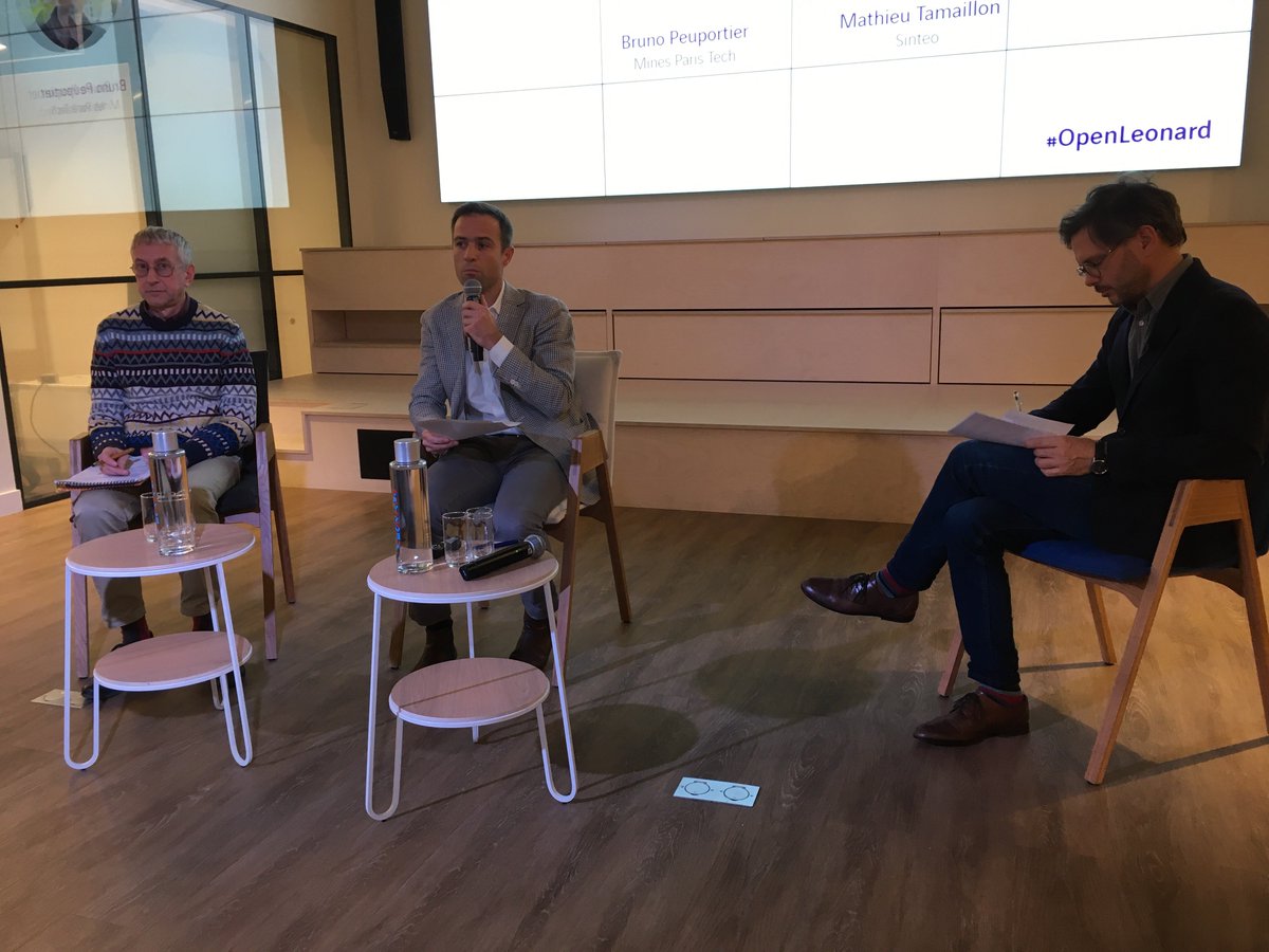 WeAreLeonard's tweet photo. @MTamaillon de @Sinteo rappelle le périmètre compris dans le bilan carbone : 
- les énergies consommées dans le bâtiment;
- les émissions de carbone liées à la consommation énergétique;
- les émissions de carbone pour la fabrication des matériaux.
#OpenLeonard https://t.co/owCMglM8vn