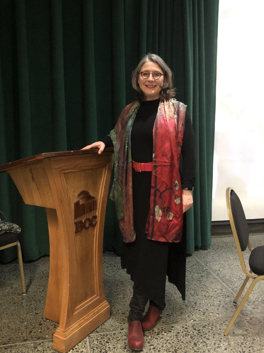 president_BCC's tweet photo. Delighted to welcome Michele Wucker to #BCC to discuss her book “Why the Cocks Fight: Dominicans, Haitians and the Struggle for Hispaniola”. BCC’s 2018-19 #BronxReads selection. #onebookonecollege https://t.co/QHW7tKOSI8