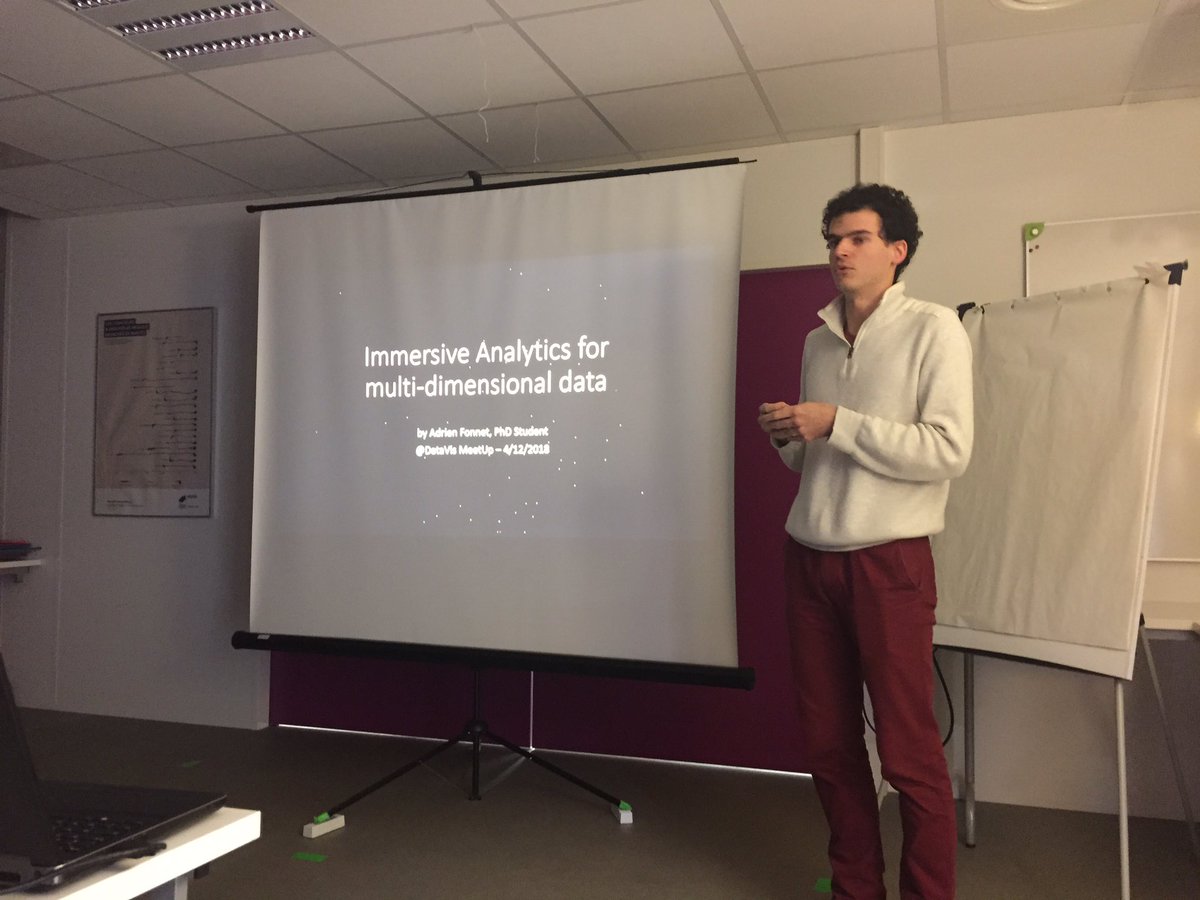 Adrien Fonnet doctorant du  @LaboLS2N présente l’histoire des #Immersive #analytics au meetup #dataviz nantais