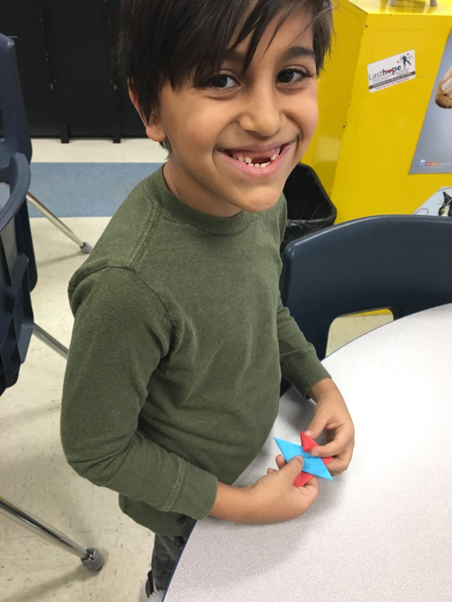 MrsHajart's tweet photo. 4th Grade Makerspace origami bookmarks! @OgdenElementary #HWOgden #OESPride https://t.co/JVPBspmgy5