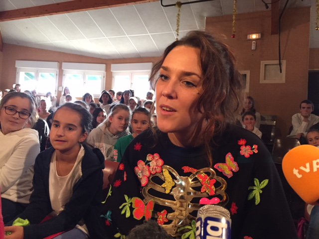 🔴 La chanteuse 🎙 <a href="/Zaz_Official/">Zaz</a> ❤❤❤ s'invite à une répèt de chant des élèves du collège St Michel à <a href="/Cambolesbains/">Cambo Les-Bains</a> (VIDEO)
▶ bit.ly/2RyLyPf