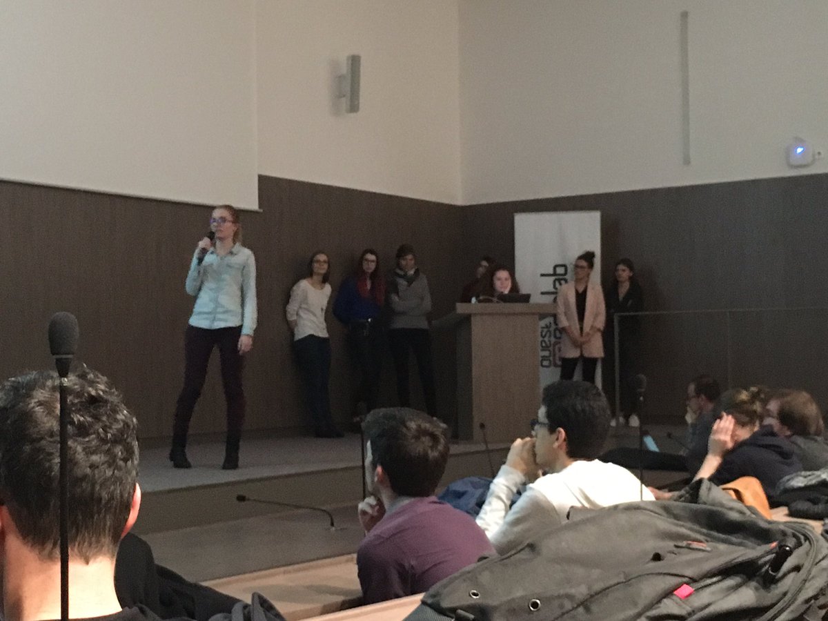 Alhamonou's tweet image. Bravo aux étudiants de @INSA_Rennes et @EcoleLISAA qui ont bûché sur la vulgarisation du projet de prospective « Ille-et-Vilaine 2035 », accompagnés par les collègues du Département @ille_et_vilaine 👏👏#hyblab