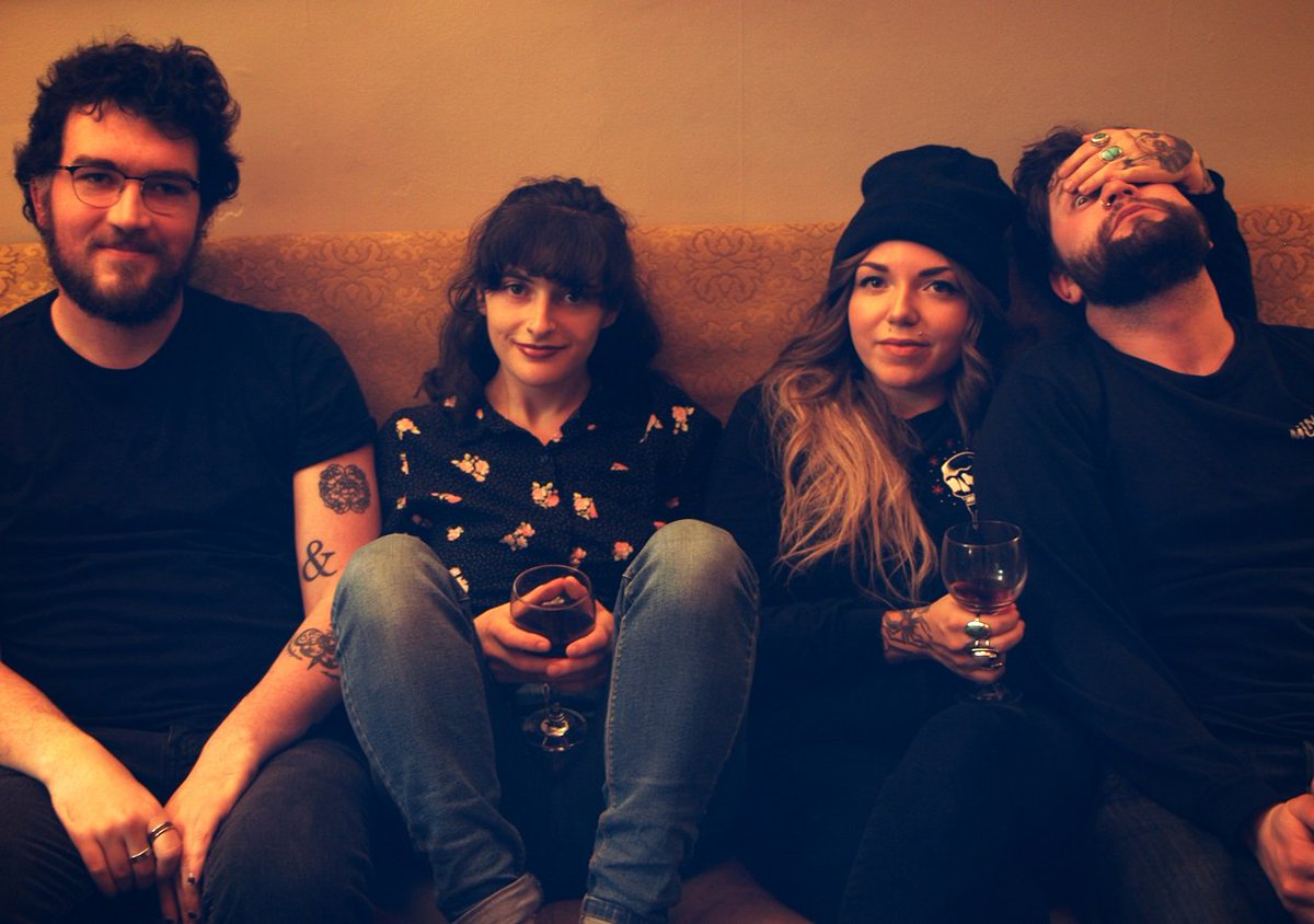 Never Betters: Alone destroyexist.com/2018/12/never-…