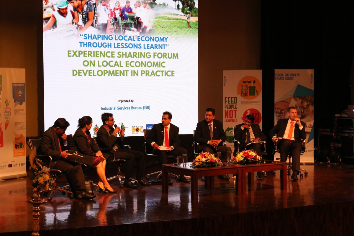 manojin911's tweet image. #ValueChainAnalysis a valuable tool to investigate the role that value chains can play in achieving specific #policy objectives. #MarketSystem approach in #policymaking will deliver winwin solutions for whole #ValueChain. #ShapingLocalEconomyThroughLessonsLearnt @TalkEconomicsSL