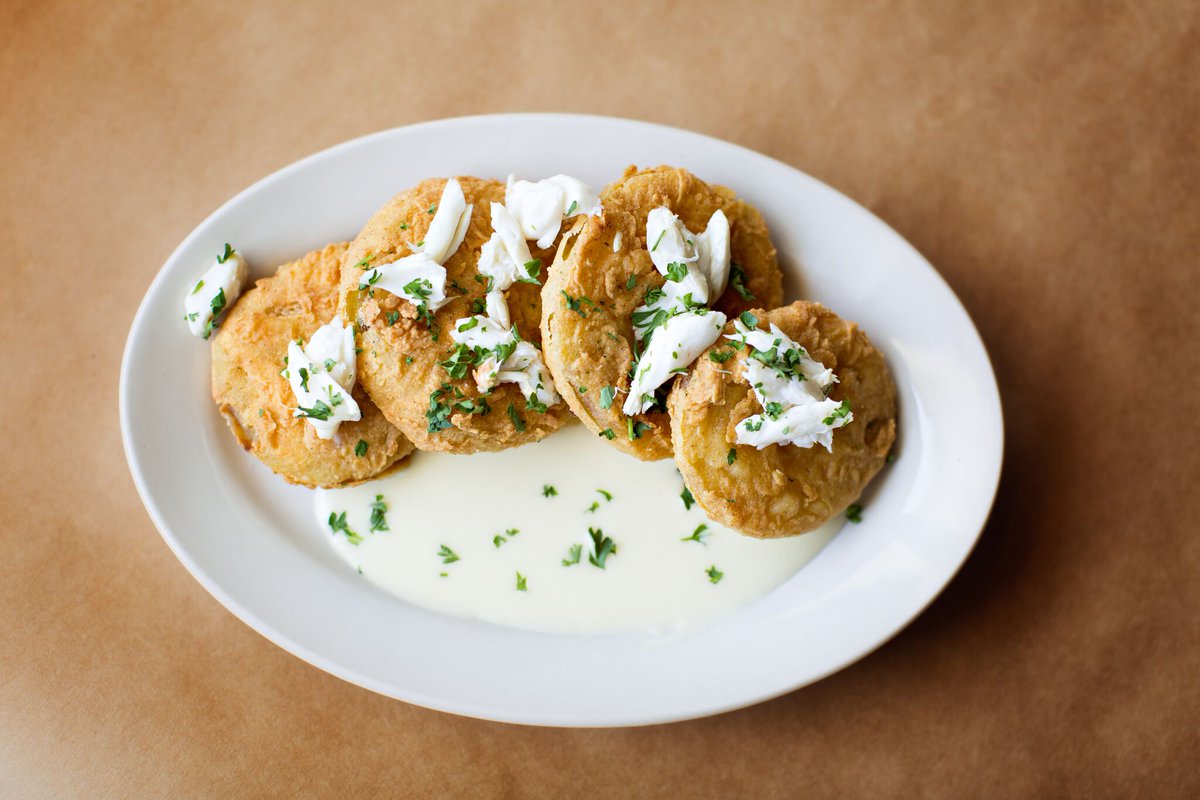 OldFlFishHouse's tweet photo. We're feeling very southern, thanks to these fried green tomatoes, topped with lump crab meat! 

#OldFloridaFishHouse #Southern #FriedGreenTomatoes #LumpCrab #EatLocal #30A https://t.co/eUfcLqPvVP