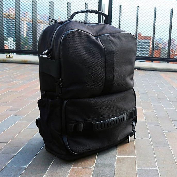 WTCcom's tweet photo. RT @KitBrix: Never seen a backpack with a built in gym locker? Well, you have now! With both a training gear section and separate space to store your laptop and work equipment, the #CityBrix is a must for professionals who like to work and train hard! https://t.co/ruJerhDWIv
