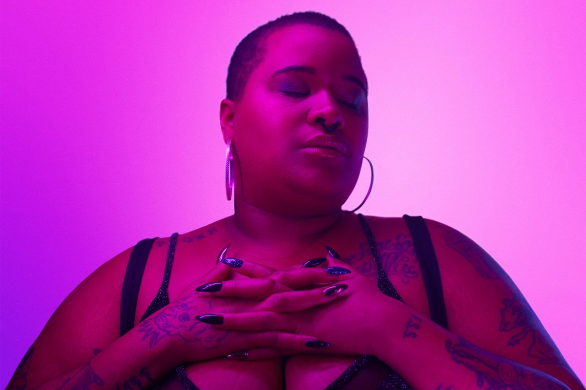 The FADER (@thefader) on Twitter photo 04/12/2018 19:15:59 How @BlkRseKapri's Black Queer Hoe went from tweet to T-shirt to book. thefader.com/2018/12/04/bri… How @BlkRseKapri's Black Queer Hoe went from tweet to T-shirt to book. thefader.com/2018/12/04/bri…