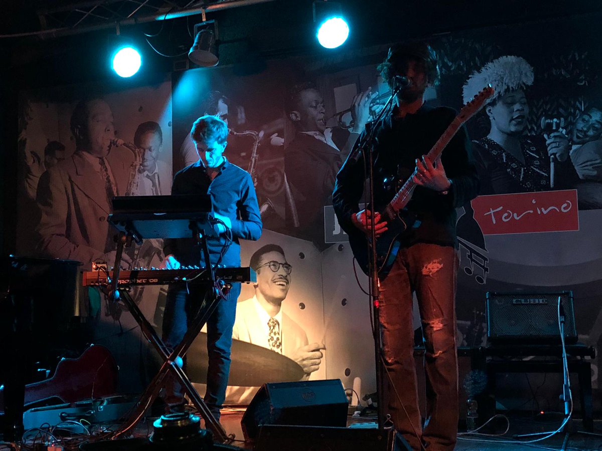enricoesma's tweet photo. Ieri sera è stata magia pura! Il Jazz Club Torino era pienissimo, di voi e della mia #musica. Grazie di cuore per aver festeggiato con me la pubblicazione di #EPEnding. "Dopo la #Tempesta, basta spostarsi a cercare un raggio di sole"
#Esma #EsmaSound #Gipsy #LiveMusic #Songwriter https://t.co/8YLpI2r97r