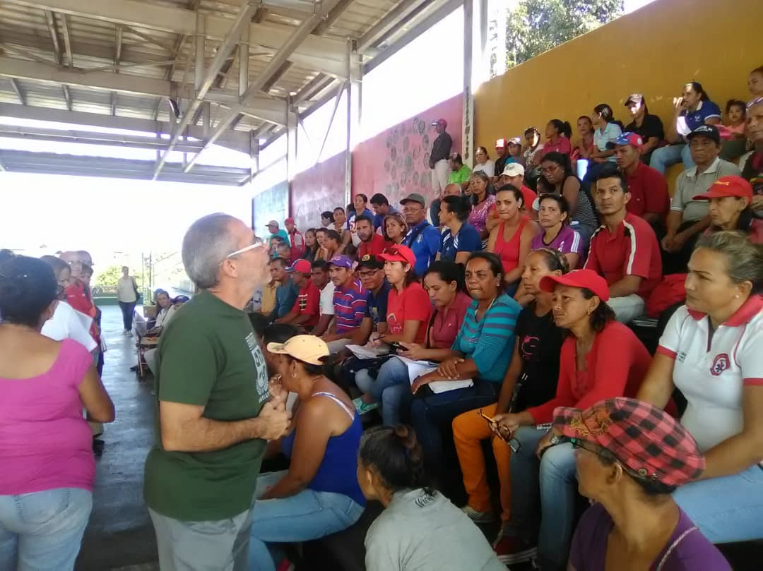 RafaelAleman61's tweet photo. CCBCH se encuentra con RAAS del eje 2 y reconoce resultados del sábado al igual que se aprovecha para revisar acciones en fase 4 y final del plan de campaña.
Rumbo a seguir invictos!!! https://t.co/LbpP4yDjZt