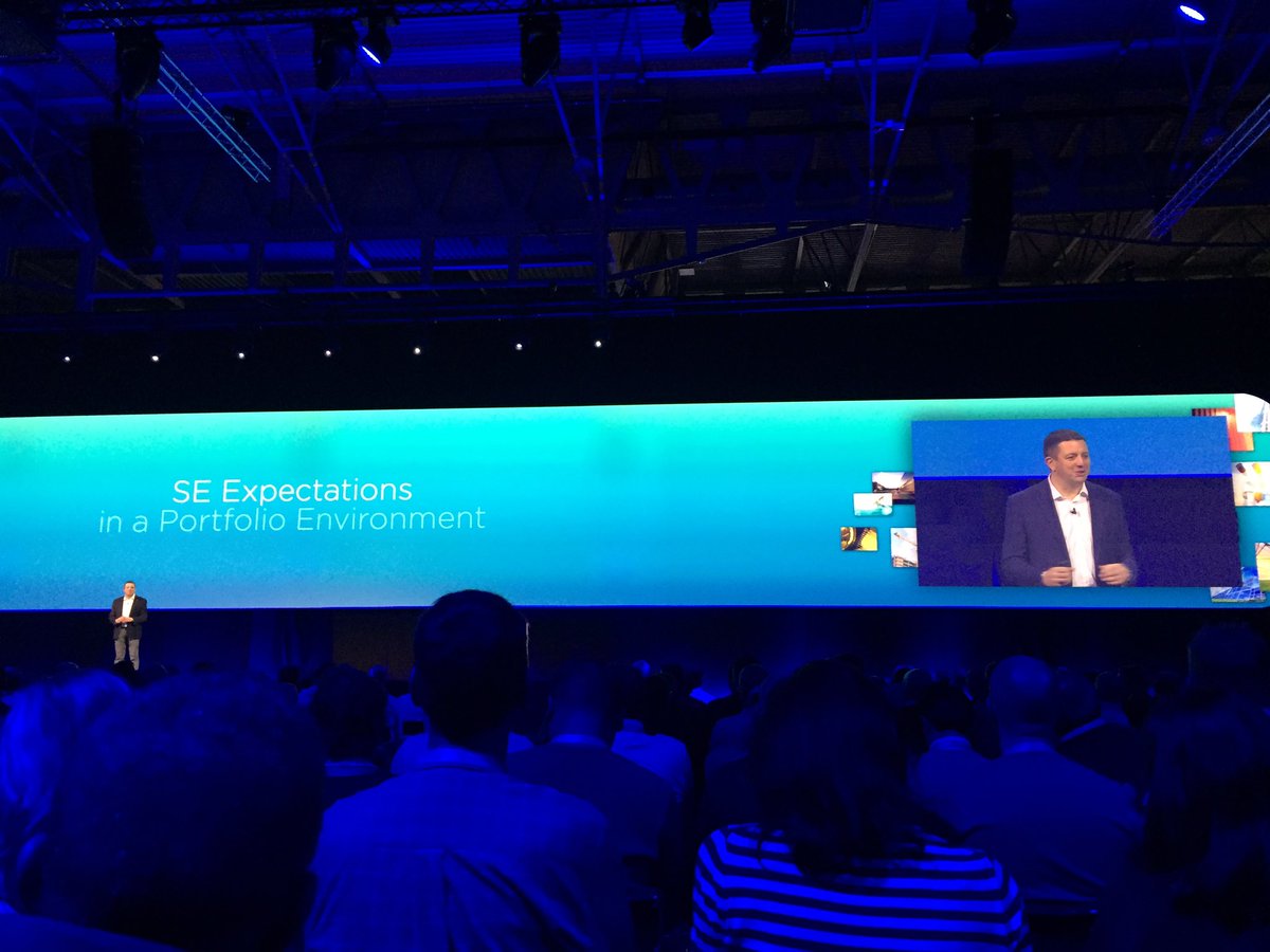 bhavna_mistry's tweet image. @mr_coops on stage explaining his expectations of SE’s in a Portfolio Environment. Good job boss! 👍 #NetAppInsight @NetAppEMEA @NetAppUK