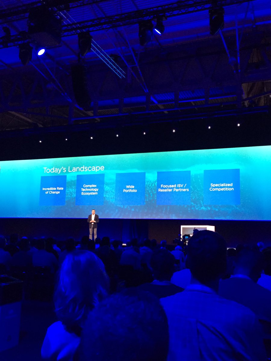 bhavna_mistry's tweet image. @mr_coops on stage explaining his expectations of SE’s in a Portfolio Environment. Good job boss! 👍 #NetAppInsight @NetAppEMEA @NetAppUK