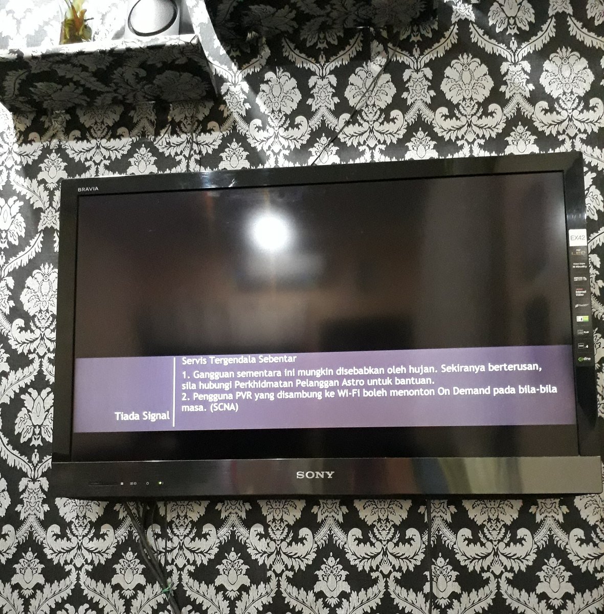 rohaiza_'s tweet photo. Servis tergendala sebentar. Tapi sebentar tu lama la jugak. Astro tipu kita boleh, kita lambat bayar bil tak boleh!. Salah satu bukti ketidakadilan di dunia fana 🤣
Hujung bulan ni baru ko tau tinggi rendah langit ya Astro. Mesti lepas ni staf ko rindu nak call aku. Kita putus! https://t.co/Q0Le0R082P