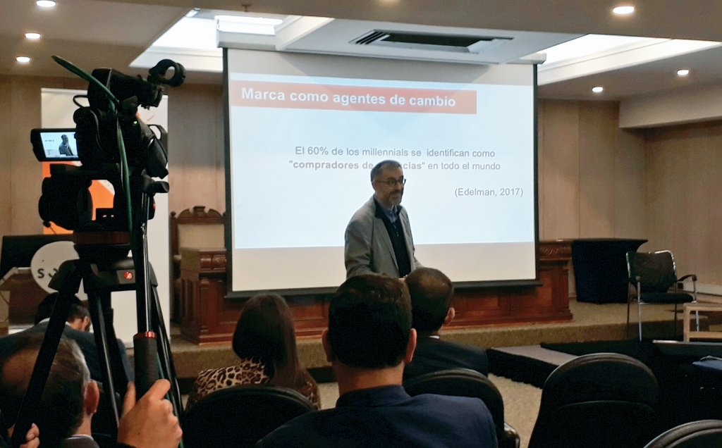 Antoní Gutiérrez-Rubí, asesor de comunicaciones y consultor político en España y Latinoamérica: "El 60% de los millennials se identifican como "compradores de creencias" en todo el mundo", donde privilegian la opinión y postura de la marca por sobre el precio. #DiálogoCGE