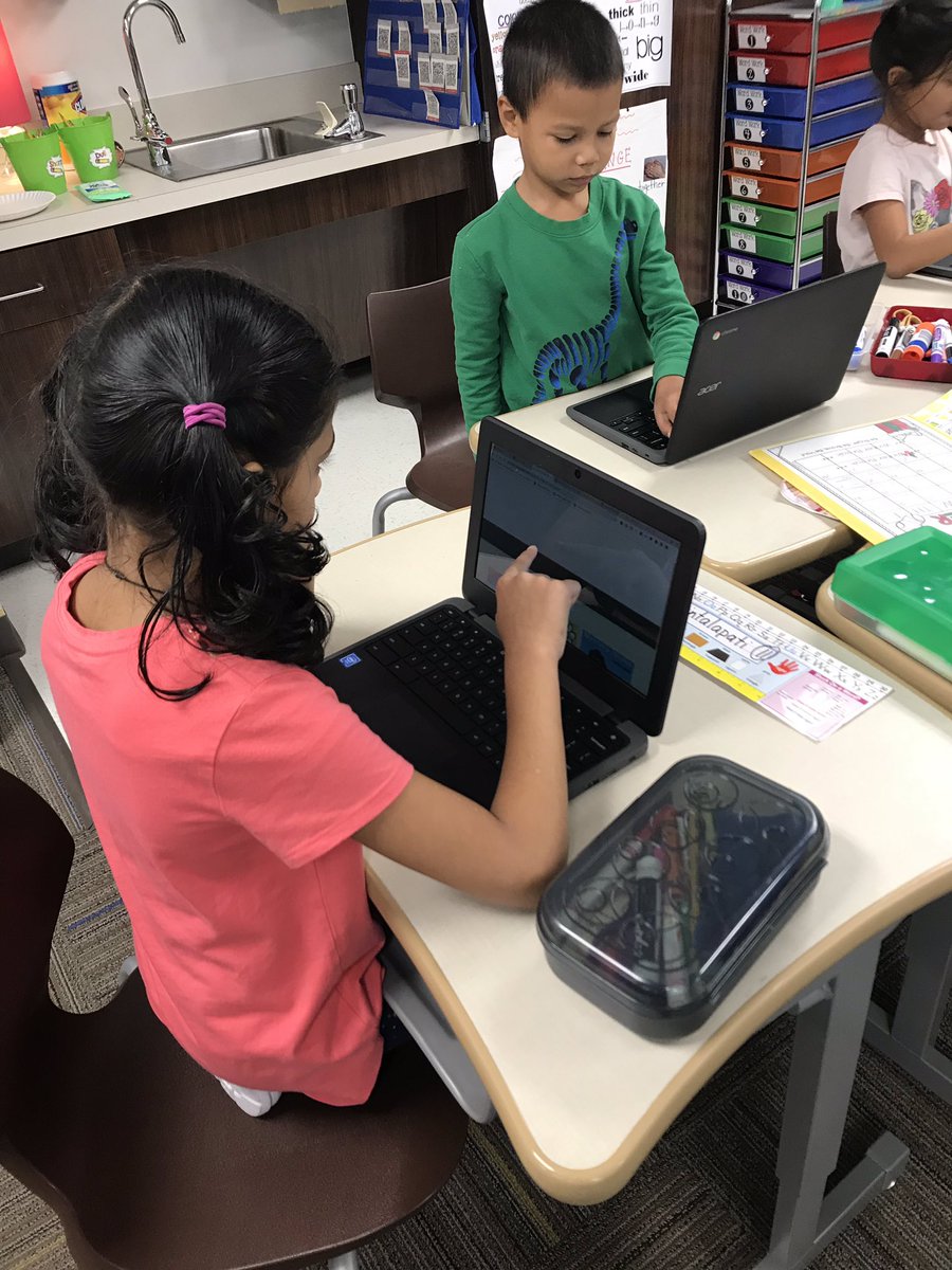 ShellyMahowald's tweet image. Learning how to code today!! Love hearing the excitement in these kiddos!! #hourofcode #Prospercodes @Boyer_Elem_PISD