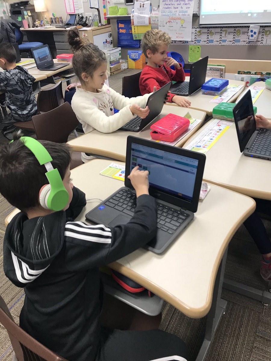 ShellyMahowald's tweet image. Learning how to code today!! Love hearing the excitement in these kiddos!! #hourofcode #Prospercodes @Boyer_Elem_PISD