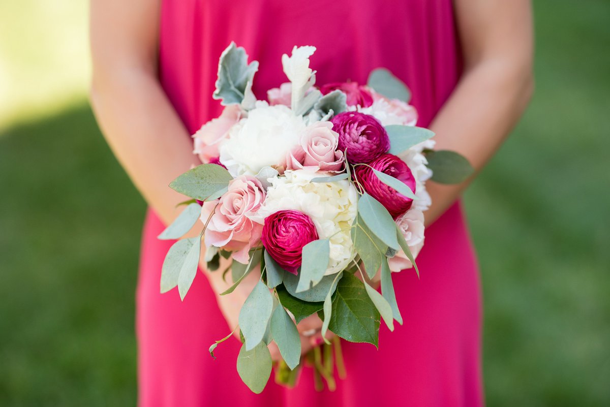 OneofaKindEvent's tweet image. On a fairly dreary December morning, we are dreaming of last June with the watermelon ranunculus from Hunter and Gretchen's wedding!  

It's beginning to look a lot like Christmas, but here's to watermelon day-dreams!

Photo by: Sarah &amp;amp; Rachel Photography