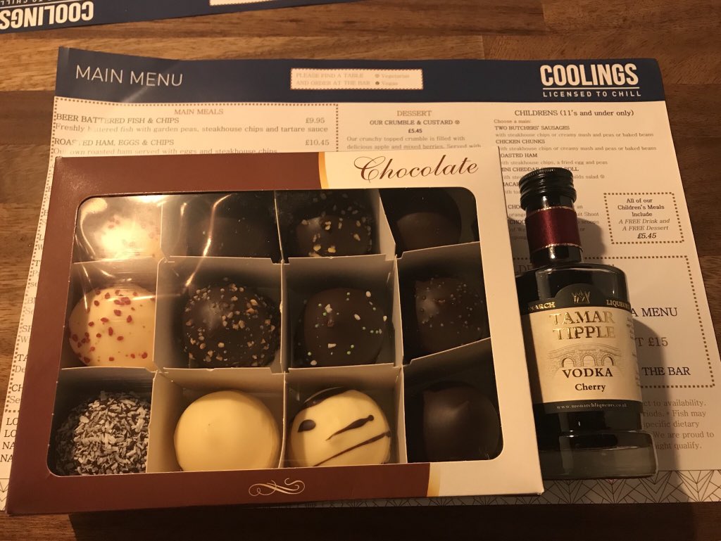 Hope everyone is ok 👍🏻 not updated on here for awhile, been to Exeter Christmas Market. Some new stalls, picked up some chocolate tea cake things and some Cherry Vodka from Tamar Tipple... very nice! 😋 #Exeter #Christmas