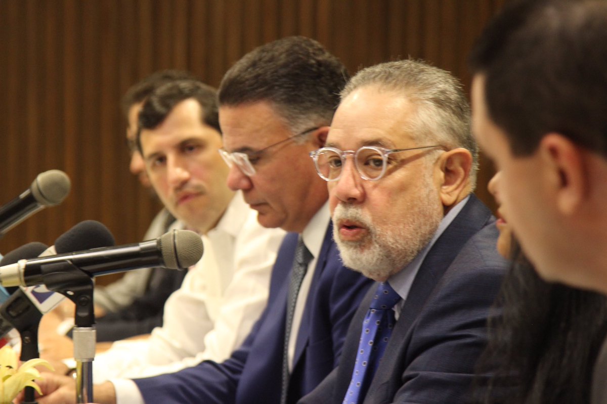 airdmedia's tweet photo. Junto a @CONEP_RD @adafprd @ADOSAFI @bolsard @ASONAHORES1 @adiedominicana @acoprovi #APB #TIDOM firmamos un convenio de colaboración para identificar proyectos de financiamiento al desarrollo de la actividad industrial y productiva dominicana. | @CamposdemoyaF @circealmanzar https://t.co/OkbtBL5Ije
