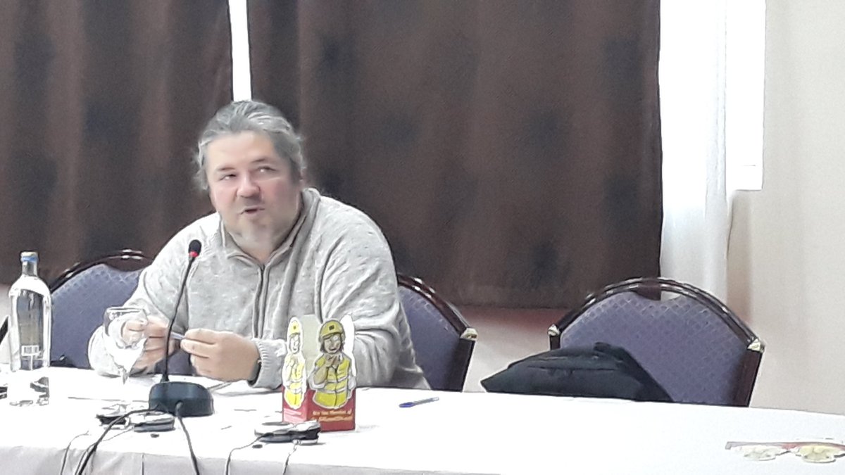 MOSHA_MZZPR's tweet photo. ,,Се обидувавме идејата на превентивна култура, првично да ја пренесеме на стандардизиран начин на нашите сестрински организации, но потоа на останатите нестандардни други сфери на делување- Граѓански организации и медиуми".-Милан Петковски, проектен менаџер #BAlcanOSH https://t.co/Czbc09y895