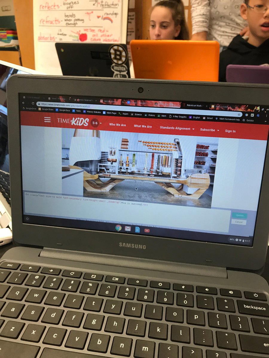maredimare's tweet image. An Hour of Code-Creating our individual holiday emjiis and remixing the news thanks to @mozilla goggles and @MadeWithCode !#funtocode #wearecoders