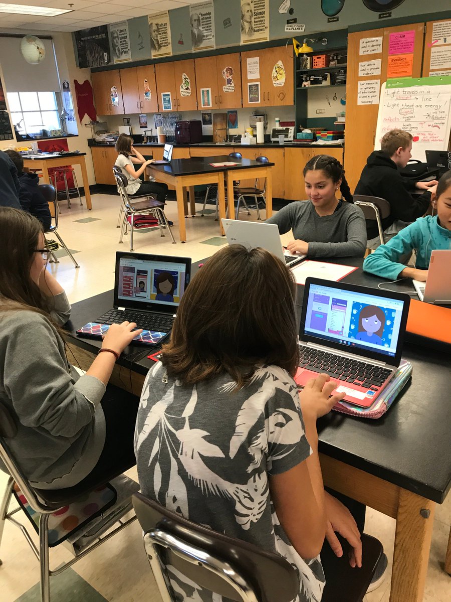 maredimare's tweet image. An Hour of Code-Creating our individual holiday emjiis and remixing the news thanks to @mozilla goggles and @MadeWithCode !#funtocode #wearecoders