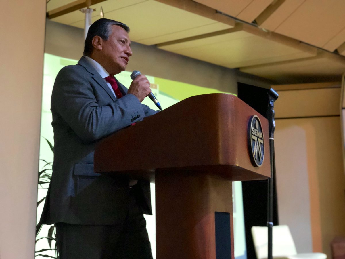 EnriqueRomeroDC's tweet photo. Instalamos el 1er Encuentro Nacional de Economía Naranja frente a los retos del Turismo y la Industria de Alimentos, contamos con la participación de 215 empresarios del sector productivo de Bogotá trabajando para que @SENAComunica sea el brazo operativo de la economía naranja https://t.co/dXtGV1dsaD