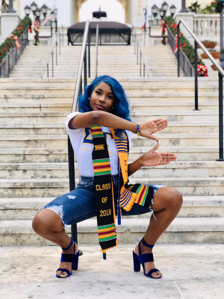 ModelModelType's tweet image. Heard it was #GradSzn so i followed suite. Today is also the day.... in the Σigma Land 🌎 I became know as Blue Dream 🐩 #TwoWeeksLeft