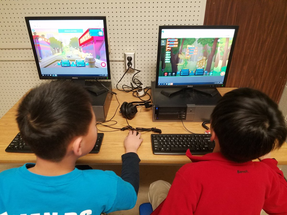 MsYang8's tweet image. Our Grade 5s learning to code through this year's #HourOfCode @gotynker @tdsb @tdsbHOC #clcCodeWeek @codeorg #TDSBHOC @TDSB_TLT @BrianPS_TDSB @TDSB_STEM @LC2_TDSB @cancodecanada #cancode #KidsThatCode