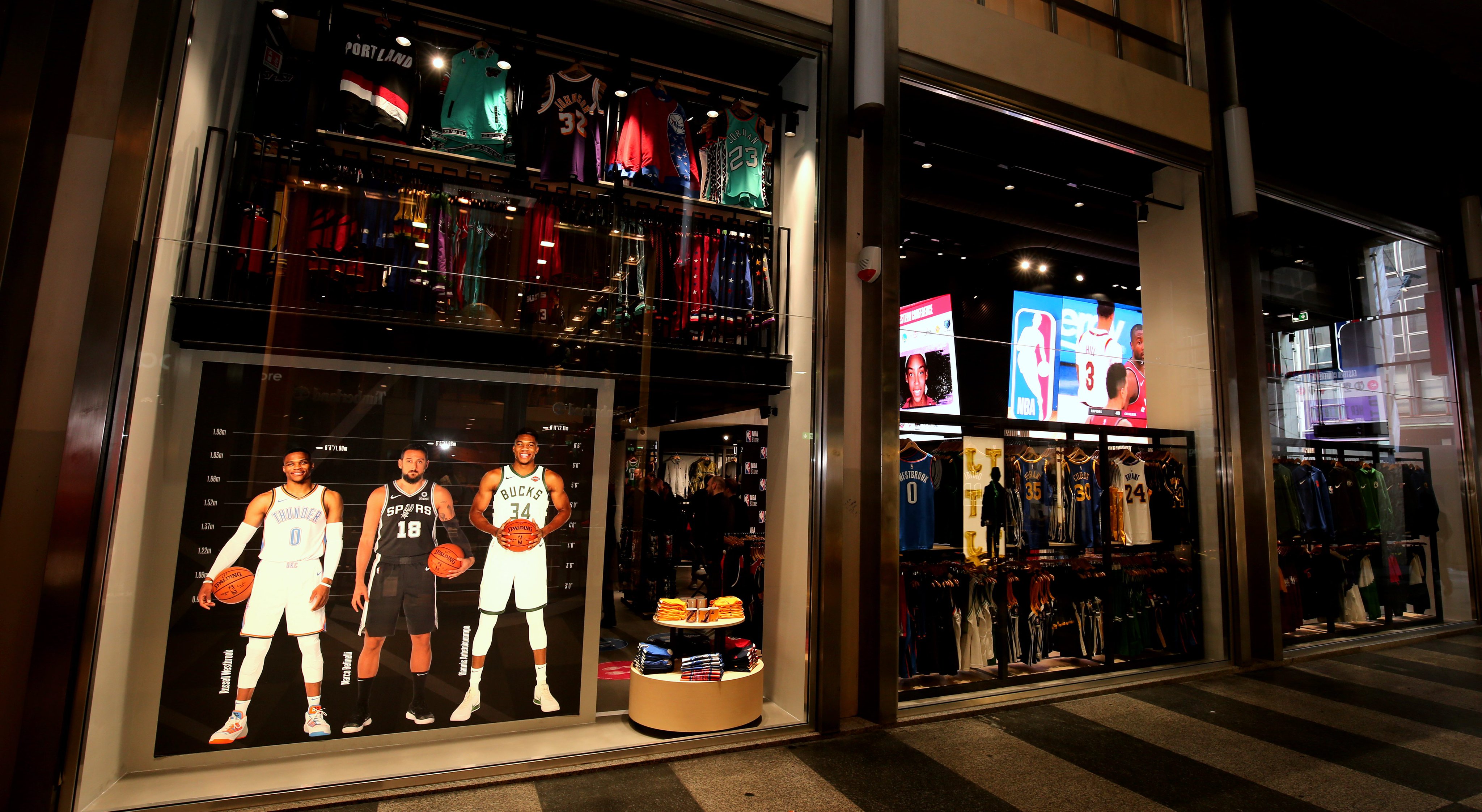 Today in Milan will open the first European NBA Store