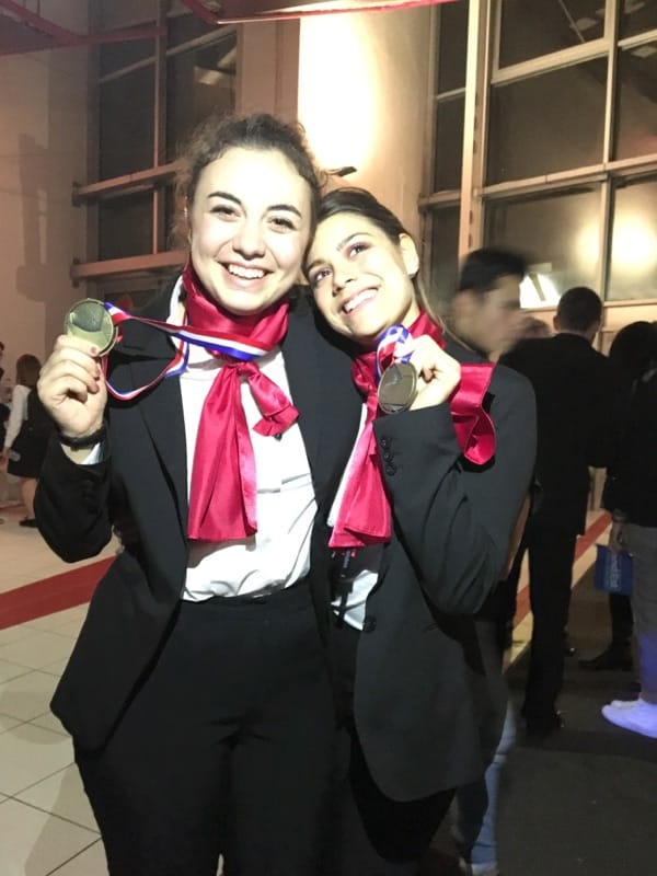 albertdemun's tweet photo. Romaine Chaplain, étudiante en BTS Métiers de la Mode-Vêtements, obtient le Prix d’Excellence au 45ème concours DES OLYMPIADES DES METIERS dans la catégorie Mode et Création.
#BTSMMV https://t.co/1rOMxsPaNC