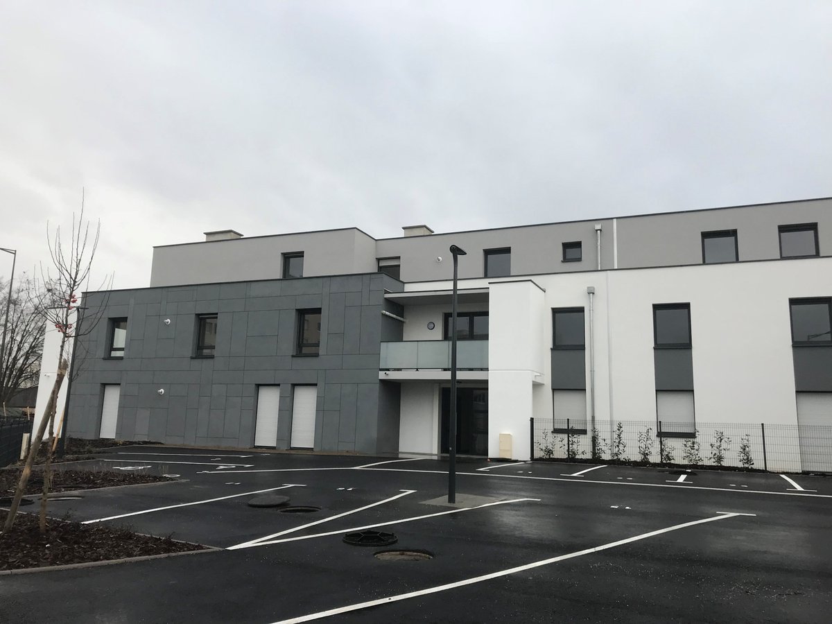 Visite ce jour de notre dernière réalisation à #Hoenheim avec Vincent Debes et ses Adjoints, #axcesspromotion. 21 @logementsaides du T2 au T4 avec terrasse, balcon, cellier, parkings et vue sur la #cathedraledestrasbourg !