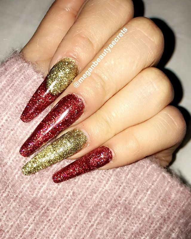 prohesion's tweet photo. Tag someone in the comments below who could rock this glitter mani! ✨✨✨ Photo by: @meganbeautysecrets #ProHesion #liquidandpowder #glitternails #longnails #nailtech https://t.co/N2UMp2vcKR