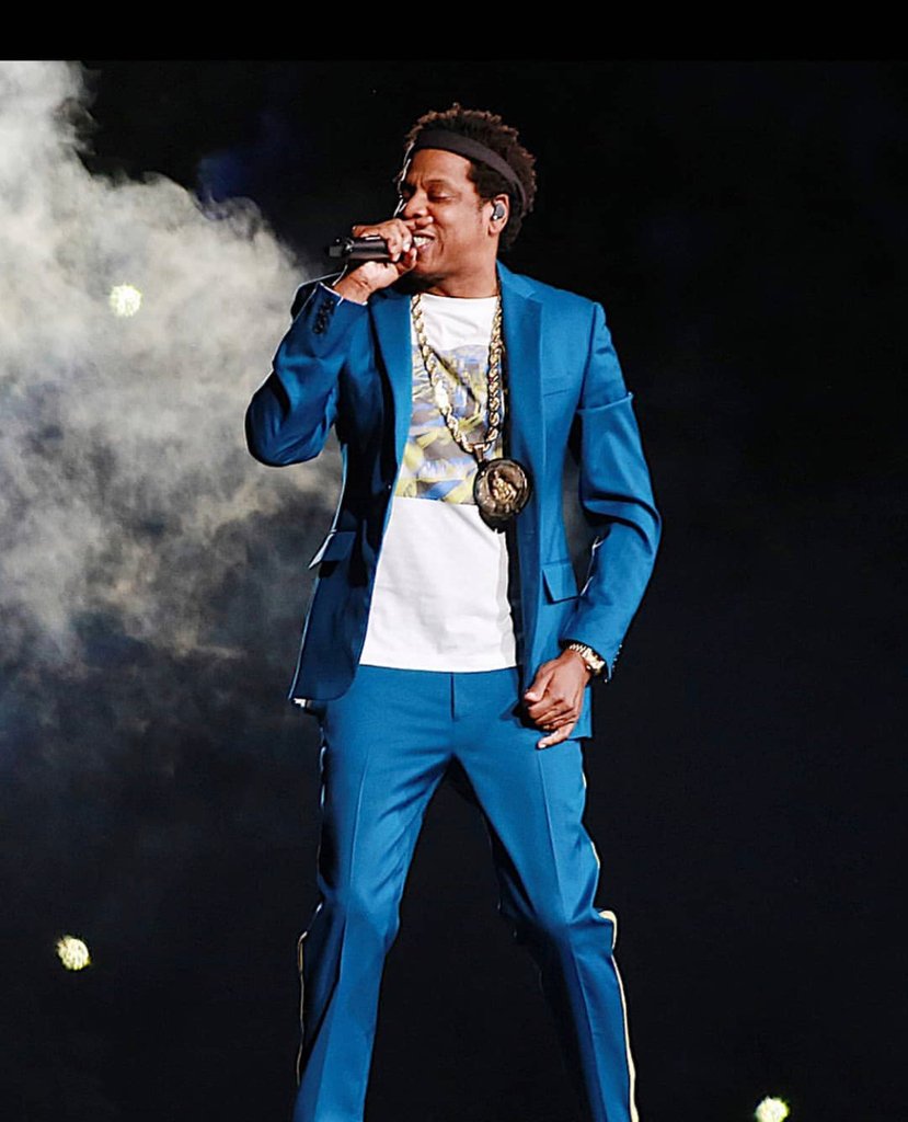 evzdrop_music's tweet photo. Happy Bornday, JayZ 🍾🐐🎤🎵

Since 1996, Shawn Carter has dominated an evolution in culture and hip-hop 🙌🏽 
#JAYZ #ShawnCarter #Jigga #HOV #ROCNATION #TIDAL https://t.co/d7bzX4kj0L
