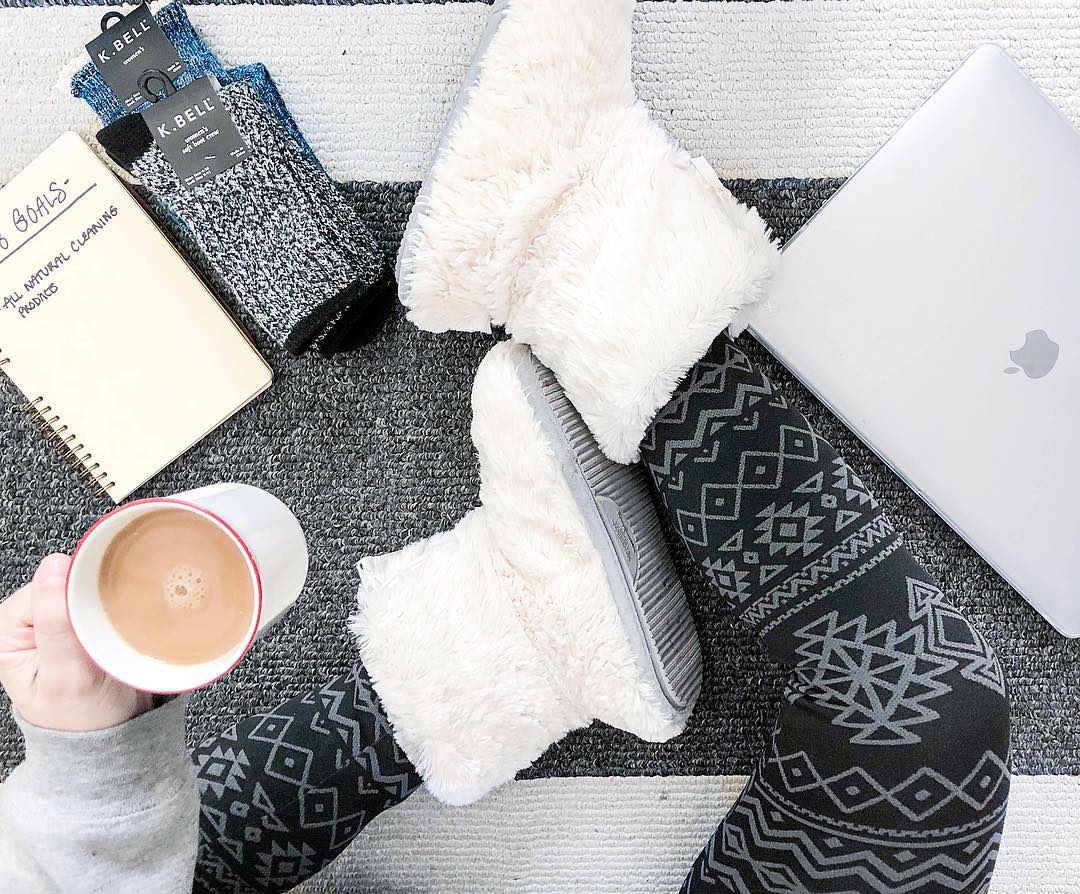 kbellsocks's tweet photo. #KBellGiftGuide 2. For the Comfy girl in your life, these Women's Cozy Fleece Slippers and Aztec Print Fleece Leggings are exceptionally soft and stylish.
.
.
.
#KBellSocks #CozySlippers #ComfySlippers #SlipperSeason #GiftGuide #HolidayGiftGuide #HolidayGifts #GiftsForHer https://t.co/xYW1TdxBPg