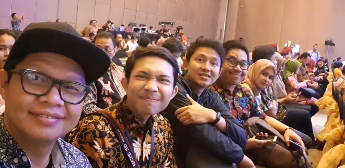 nmarsudi's tweet photo. #AMH2018 emang kereeen..ini millenials @Kemristekdikti yang sibuk retweet buat memeriahkan xoxoxo https://t.co/tOcdUaPOWW