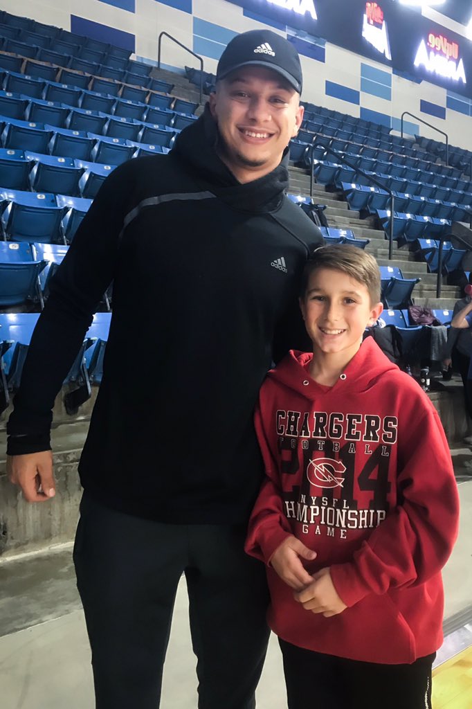 chris_coffin's tweet image. Appreciate @PatrickMahomes5 turning an ordinary evening into an unforgettable experience for super fan T.  Your immersion into our community has been more rewarding to witness than your feats on Sunday.  You make KC proud.