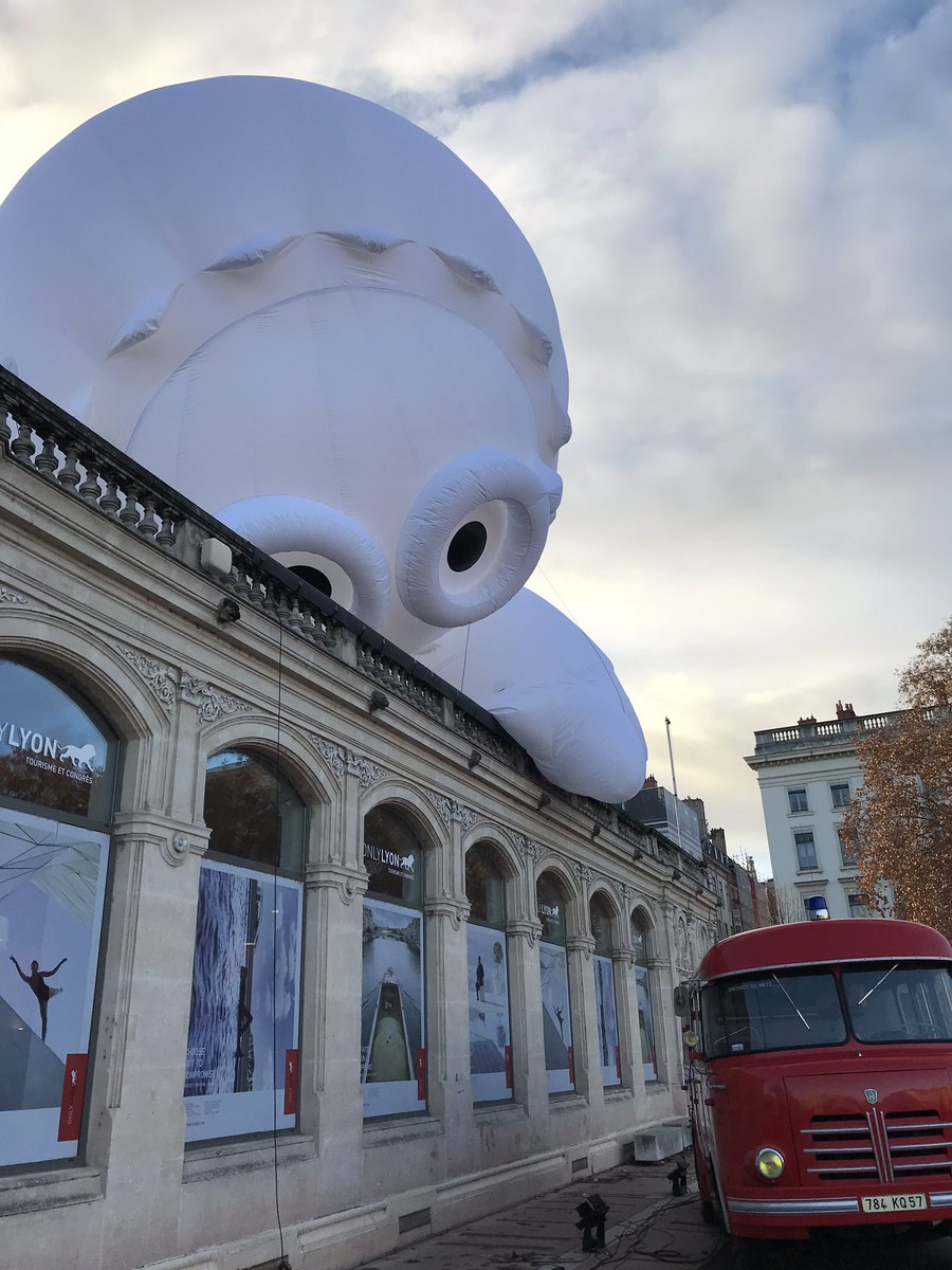 Directoresto's tweet photo. #fdl2018 fête des lumières à #Lyon ce week-end. Pensez à choisir votre #restaurant à l’avance avec https://t.co/eAdPeaWj24 surtout si vous allez autour de la Place Bellecour où l’animation va faire un carton ! https://t.co/v6bD61BCgn