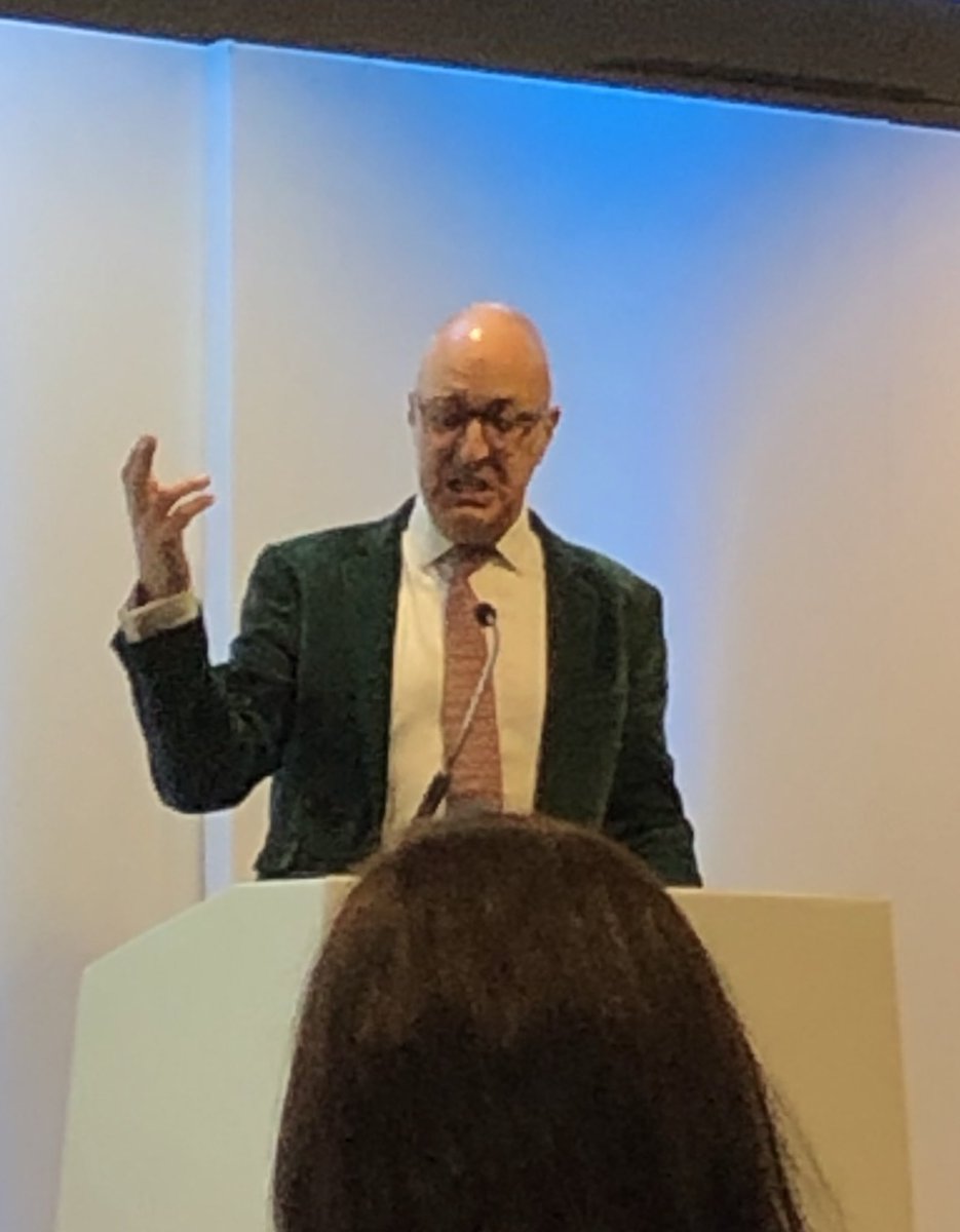 JaneEAppleton's tweet photo. .@SimonFanshawe speaking to @NHSEnglandLDN ‘s #Commsference about linking diversity to patient health https://t.co/qMeQAgvBYa