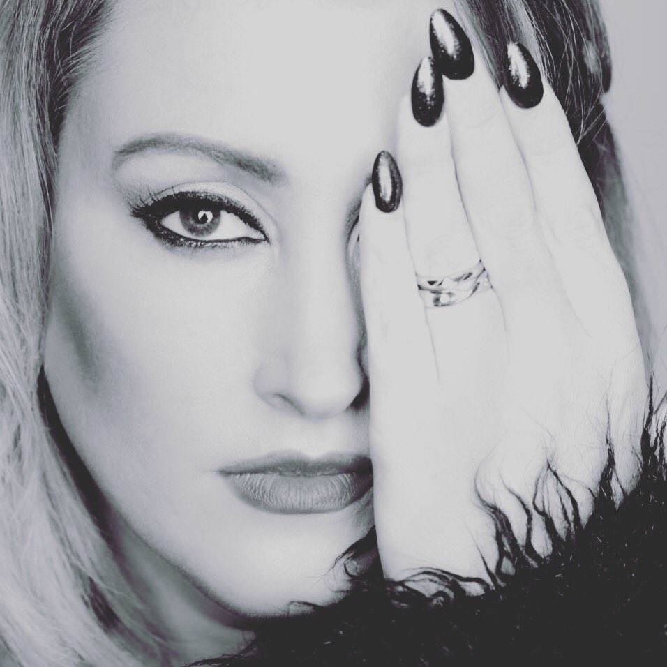 💖Adele LIVE this Friday @ Norden Arms💖 

(*ok we know it’s a tribute show but it’s a cracker of a show from one of our fave entertainers Miss Lareena Mitchell) 

book into the restaurant &amp; keep your table for the evening - a great night for a Christmas catch up or works doo!