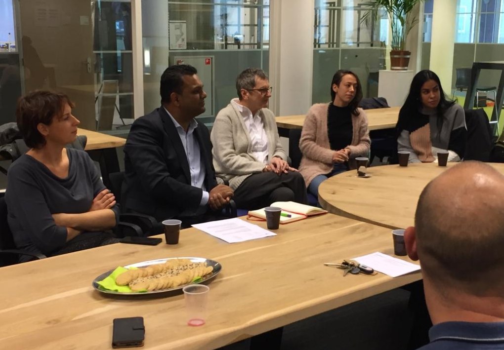 Wethouder Moti maakt kennis met <a href="/rvcdehef/">rvcdehef</a> en <a href="/Mentorenopzuid/">Mentoren op Zuid</a>. Mentees, mentoren en docenten vertellen over hun ervaringen. "Alle betrokkenen krijgen ruimte voor hun ontwikkeling." <a href="/NPRZ010/">NPRZ</a>