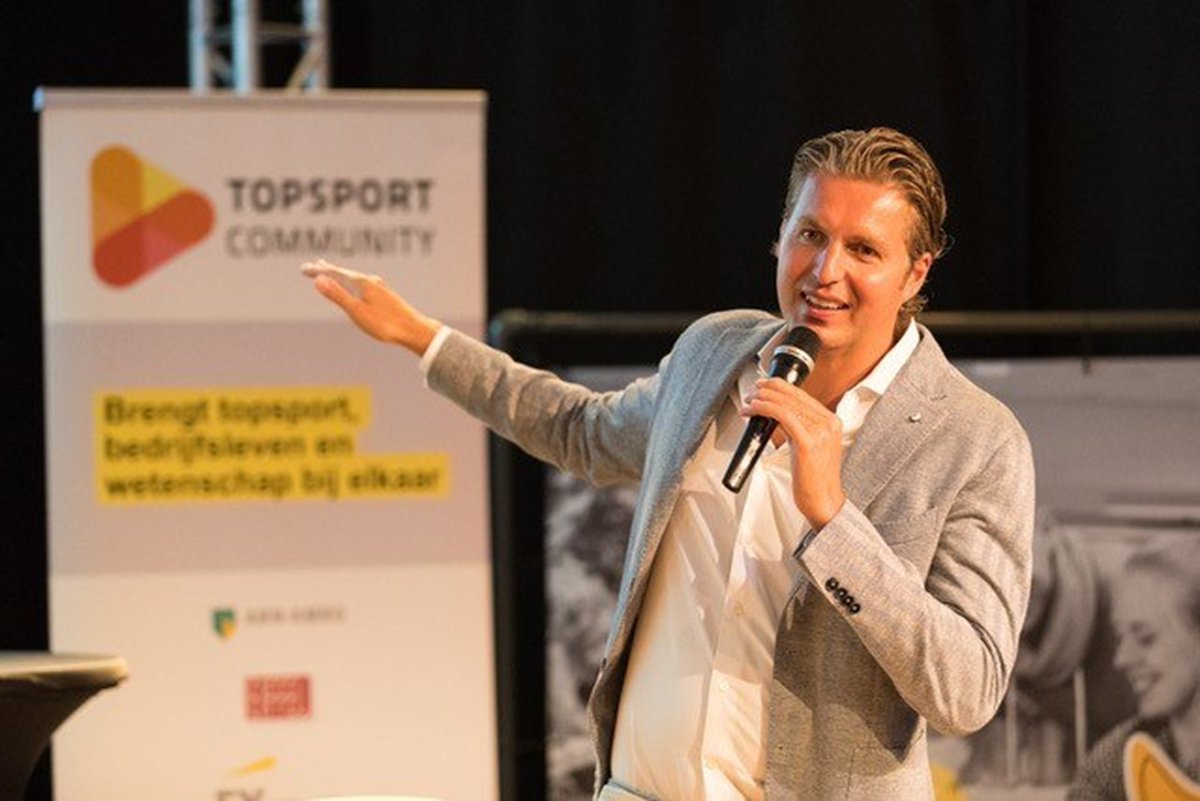 onvz's tweet photo. Onlangs is ons partnership met @TopsportCMMNTY met 3 jaar verlengd. ONVZ is sinds 2015 partner van de Topsport Community, de stichting van Olympisch zwemkampioen @pvdhoogenband . Lees hier meer over de samenwerking: https://t.co/SP0SCEg5DB https://t.co/AzZZnZQkUy